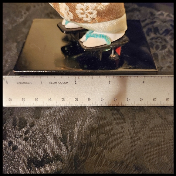 Beautiful Vintage Nishi Doll - Picture 13 of 13